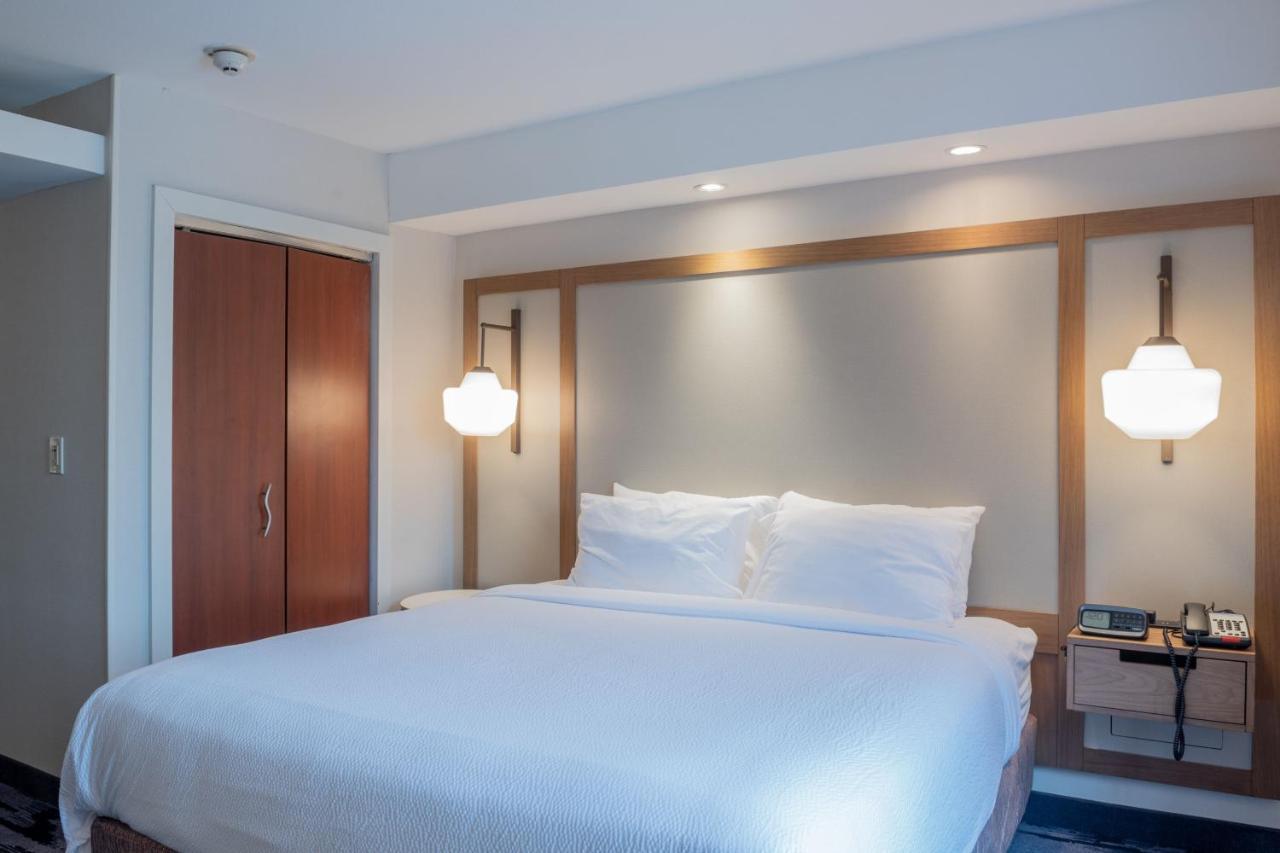 登顿费尔菲尔德旅馆&套房酒店 外观 照片